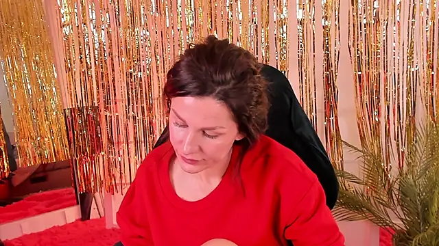 April o Nill online show from 21, 12, 2025