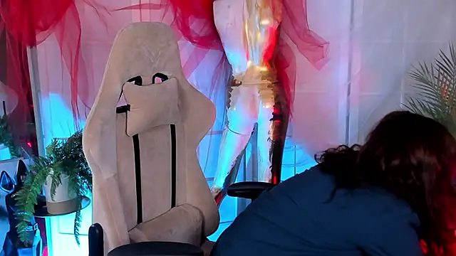 April o Nill online show from 18, 11, 2025