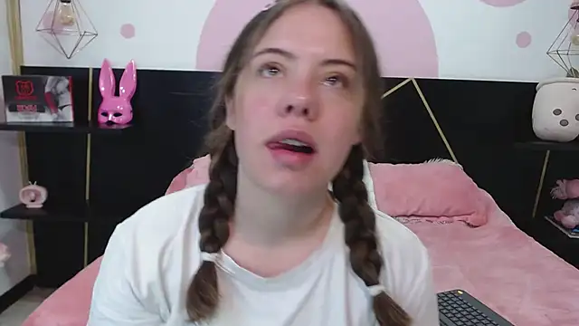 DanniAbbey online show from 18, 3, 2025