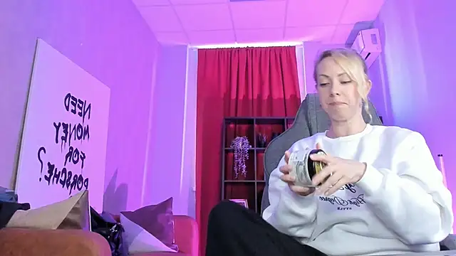 LylithSkye online show from 2, 10, 2025