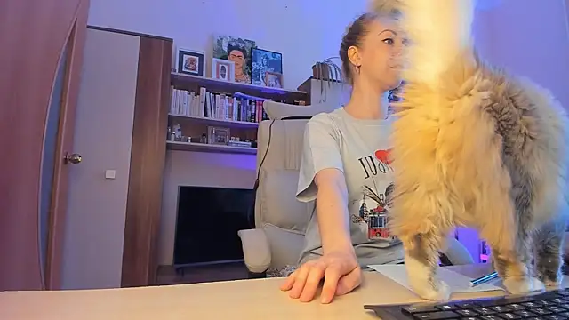 LylithSkye online show from 6, 4, 2026