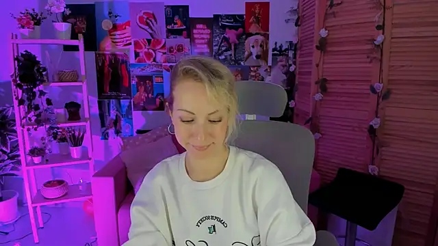 LylithSkye online show from 9, 3, 2025