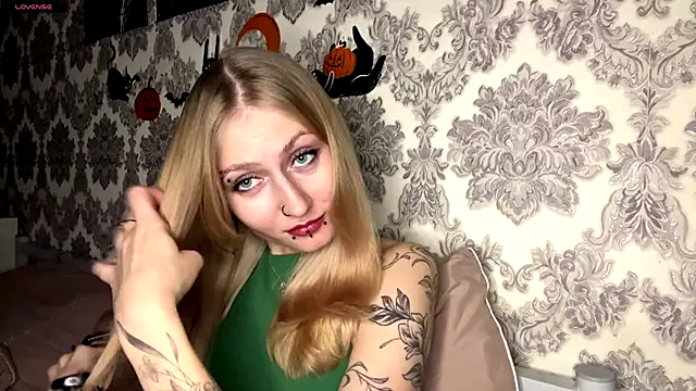 MarthaGees online show from 6, 11, 2025