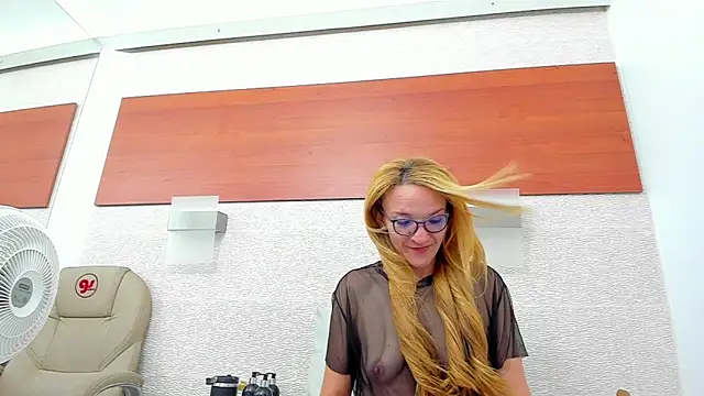 maddy cartter online show from 24, 11, 2025