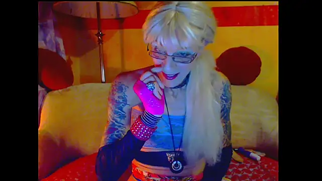 Snapshot of cuxladyboy chatting on 15, 12, 2024 cuxladyboy online show from 15, 12, 2024