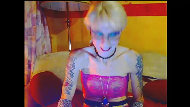 Snapshot of cuxladyboy chatting on 19, 3, 2025 cuxladyboy online show from 19, 3, 2025