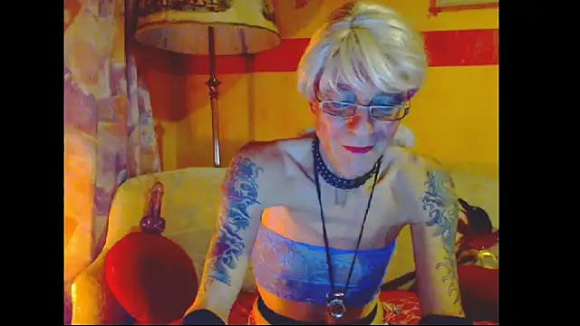 Snapshot of cuxladyboy chatting on 13, 12, 2024 cuxladyboy online show from 13, 12, 2024