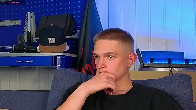 dustyn fox online show from 10, 10, 2025