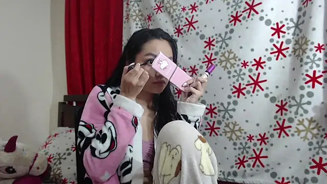 petitolivia online show from 4, 12, 2025