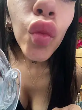 Effy Bonny online show from 13, 3, 2025