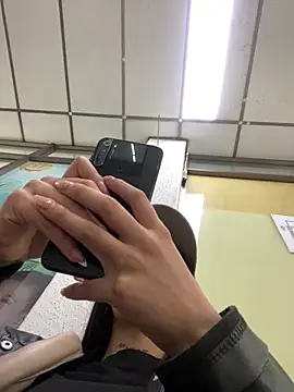 Effy Bonny online show from 2, 10, 2025