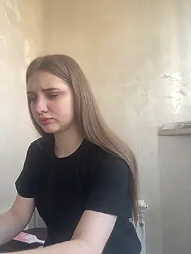 MollyDolle online show from 18, 4, 2026