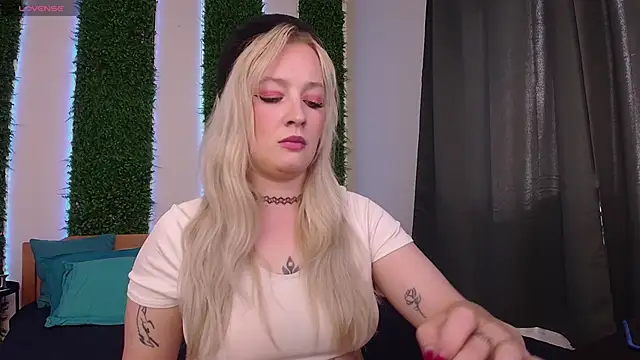 Snapshot of Nicole__Aniston_ chatting on 26, 9, 2025 Nicole Aniston online show from 26, 9, 2025