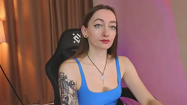 Snapshot of ShiroHeby chatting on 19, 12, 2025 ShiroHeby online show from 19, 12, 2025