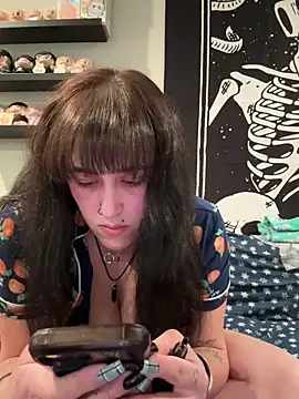 ThicBunz online show from 17, 12, 2025