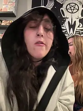 ThicBunz online show from 17, 9, 2025