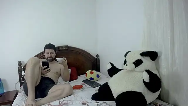 ambar jacksonn online show from 25, 3, 2026