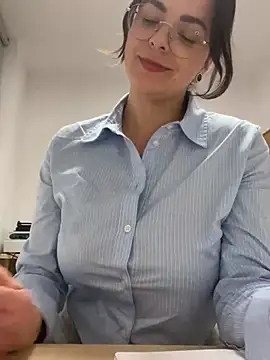 Alicia Hot1 online show from 3, 3, 2025