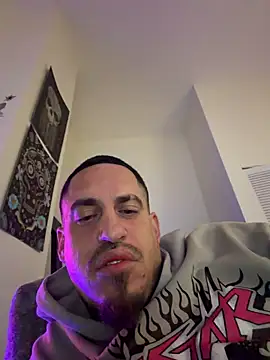 juicyj1311 online show from 15, 4, 2026