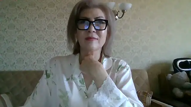 Elegant00Lady online show from 5, 7, 2026