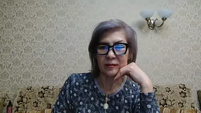 Elegant00Lady online show from 7, 10, 2025