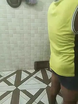 Snapshot of desihulk90 chatting on 18, 9, 2025 desihulk90 online show from 18, 9, 2025