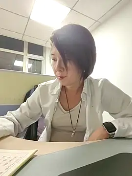 Snapshot of majlee2024 chatting on 31, 10, 2025 majlee2024 online show from 31, 10, 2025