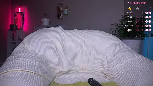 Tanya Acid online show from 9, 10, 2025