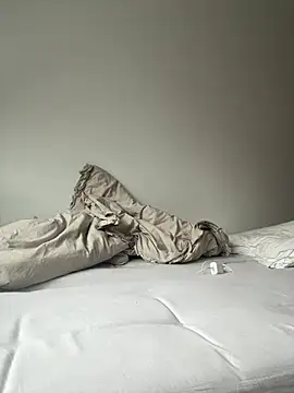 Sara darling online show from 12, 3, 2025