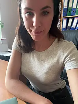 Sara darling online show from 21, 3, 2025