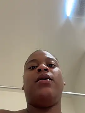 Prettynthick12 online show from 13, 3, 2026