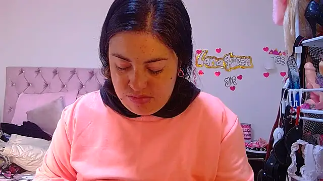 lanaqueen699 online show from 10, 6, 2026