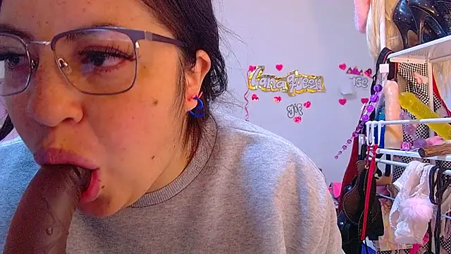 lanaqueen699 online show from 4, 6, 2026