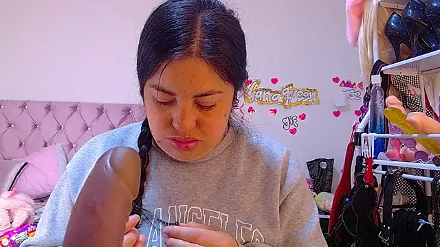 lanaqueen699 online show from 22, 6, 2026