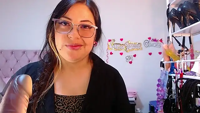 Snapshot of lanaqueen699 chatting on 3, 2, 2026 lanaqueen699 online show from 3, 2, 2026