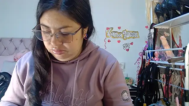 lanaqueen699 online show from 20, 5, 2026