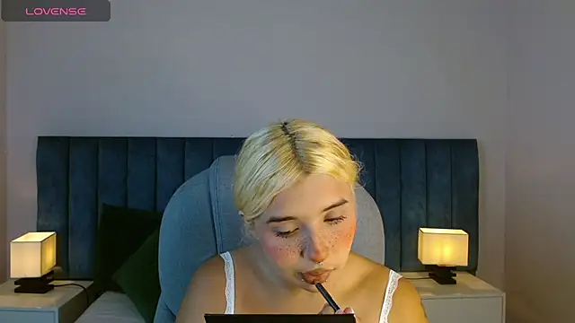 april bunnyy online show from 1, 3, 2025