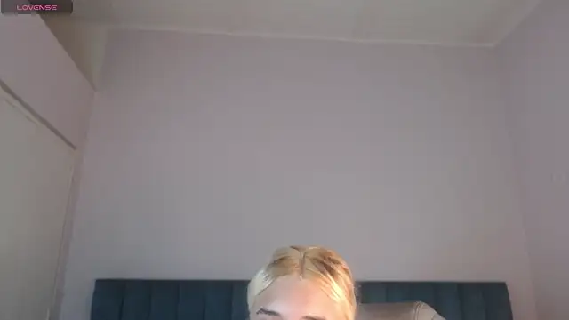 april bunnyy online show from 25, 10, 2025