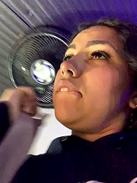 Larabrooks online show from 6, 11, 2025