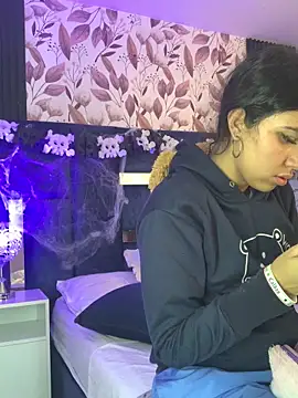 Larabrooks online show from 27, 10, 2025