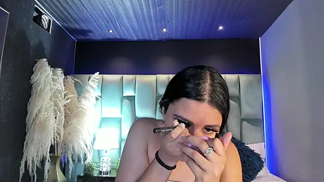 Larabrooks online show from 26, 11, 2025