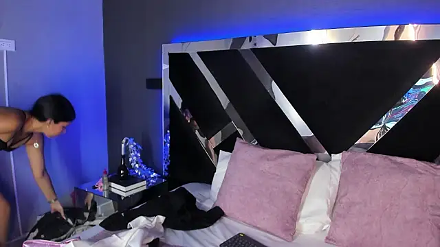 Larabrooks online show from 14, 2, 2026