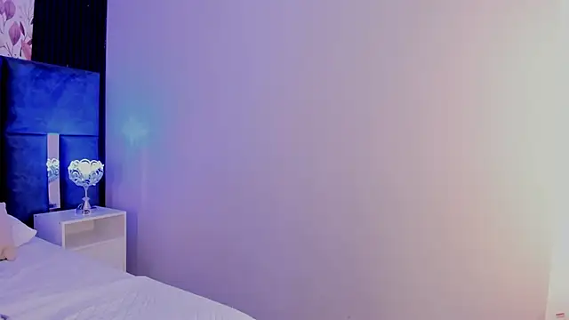 Larabrooks online show from 3, 10, 2025