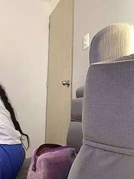 Larabrooks online show from 4, 11, 2025