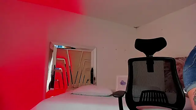 Melany Luv online show from 11, 9, 2025