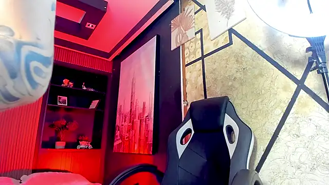 Melany Luv online show from 4, 12, 2025