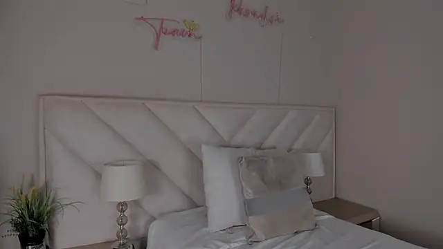  angela x online show from 25, 3, 2026