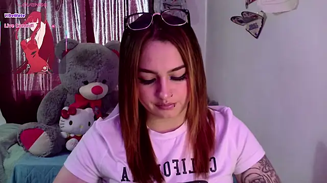 lucycherry   online show from 19, 11, 2025