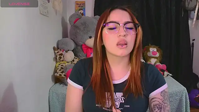 lucycherry   online show from 24, 9, 2025