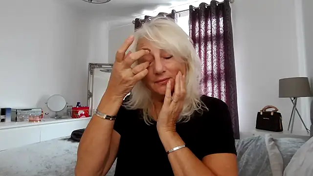 TanyaTaylor45 online show from 31, 10, 2025